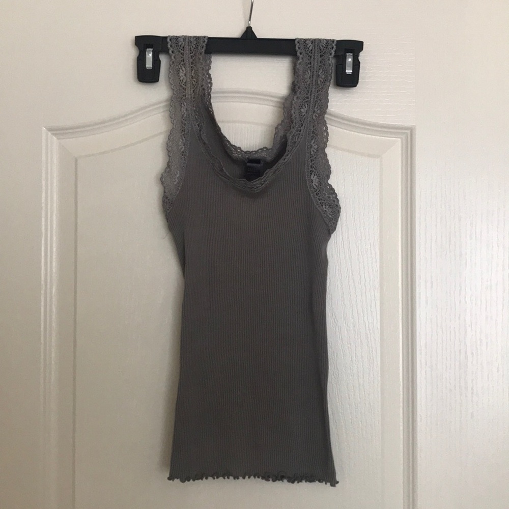 BANANA REPUBLIC Stretchy lace top
